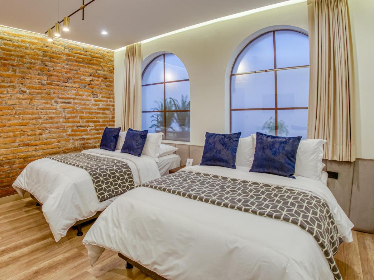 Wanderlot - Hotel Plaza Central Riobamba Eksteriør bilde